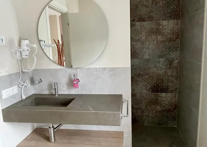 Gasthuis Pietralunga 4*